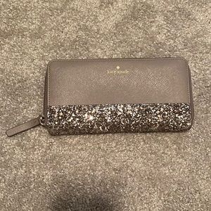 kate spade wallet, used a couple of times, smoke free home